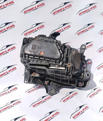 Audi A5 8T Ляв фар Bi-xenon 