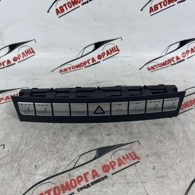 Бутони за аварийни светлини Mercedes CLS W218 A2188708810 / 03413058101