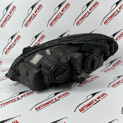 Десен фар Mercedes C-Class W204 A2048209696